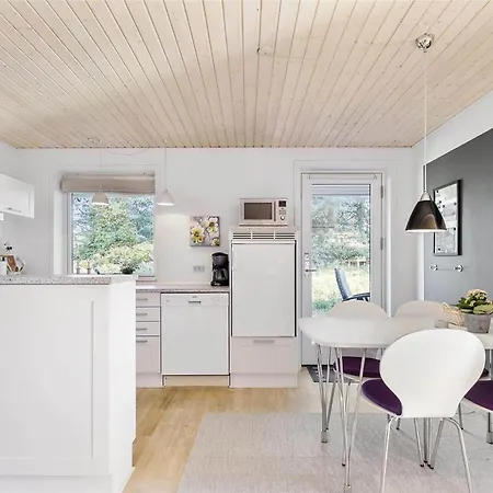 1530-aakirkeby-poserevaenget-10 *