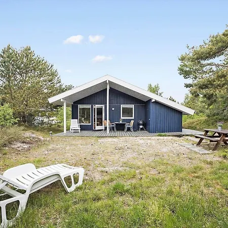 1530-aakirkeby-poserevaenget-10 بيت للعطل *